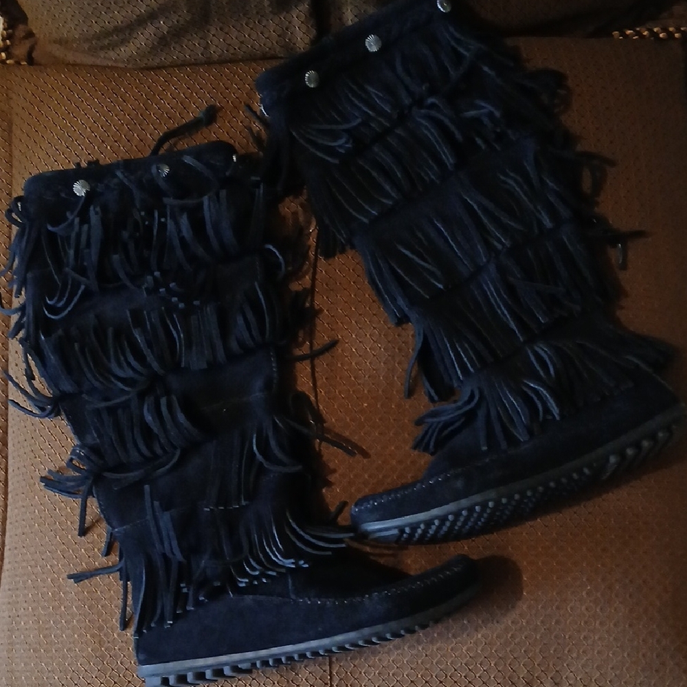 Minnetonka Black Fringe Moccasin Boots